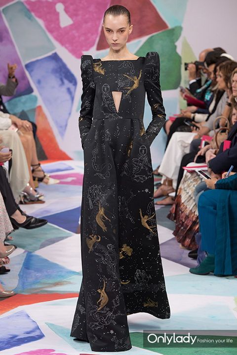 Schiaparelli 2016秋冬高定秀 让大女人变有趣