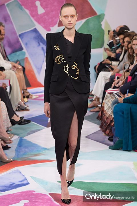 Schiaparelli 2016秋冬高定秀 让大女人变有趣